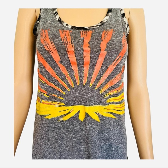 Institute Liberal cotton blend gray sunburst Tank Top M graphic design in back - Picture 3 of 14